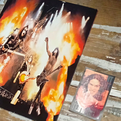 Kiss Rock & Pop Band Photo Posters Lot of 2 w/ Kiss Image Card/Print