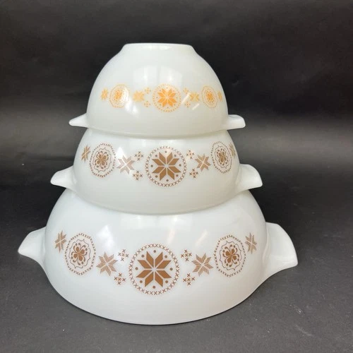 VTG Pyrex Town and Country Cinderella Mixing Bowl Set 441 442 444 Set Of 3