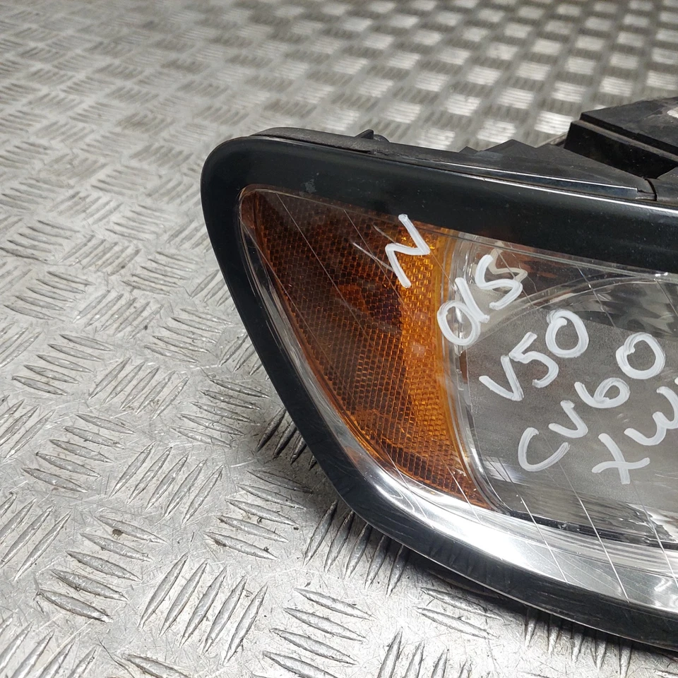 Faro conductor lado derecho xenón Volvo V50 D 2010 O/S Foto 2 de 4