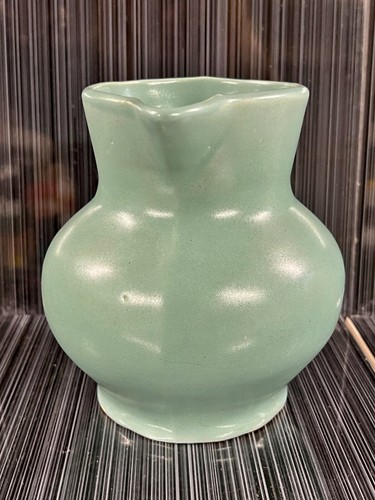 VINTAGE BUCHAN MINT GREEN STONEWARE WATER PITCHER JUG FARMHOUSE KITCHEN DECOR - Picture 2 of 8