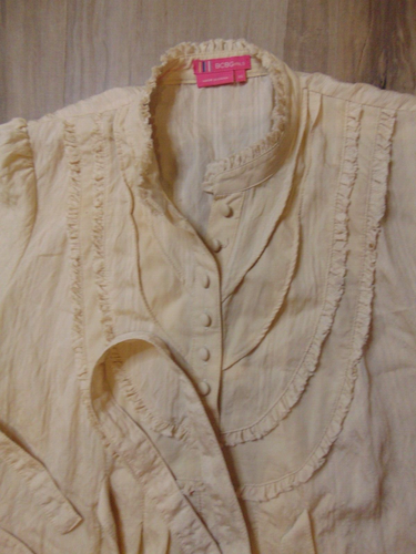 blusa crema manga corta con volantes talla xs - Imagen 4 de 5