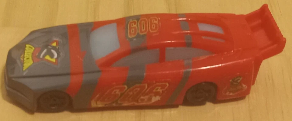 Fox Family 2001 dibujos animados NASCAR Racers "coleccionista" #606 funciona bien 5 de 5 Foto 2 de 4