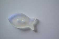 Knöpfe Jim Knopf Fisch 2-Loch weiß, blau-ge...