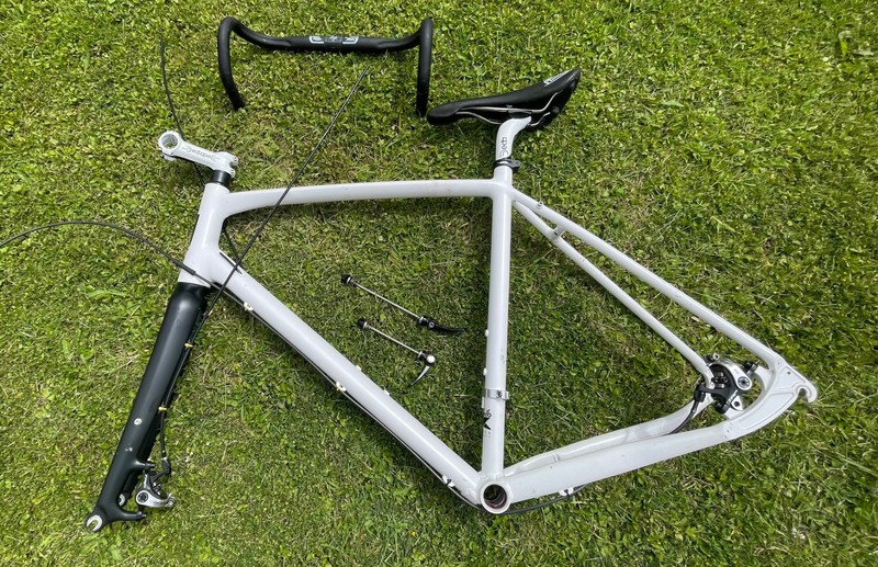 Mango Point AR all-road bike frame with Kinesis Crosslight CX disc brake wheels