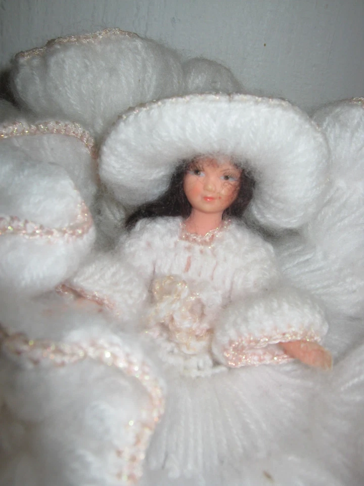 POUPEE MIGNONETTE  PETIT COLLIN ROBE TRICOT FAIT MAIN 17 CM - Photo 2/2