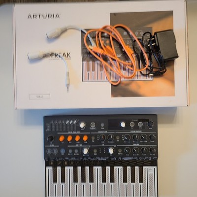 Arturia MicroFreak With Power Supply, USB Cable, TRS to DIN adpaters, Box