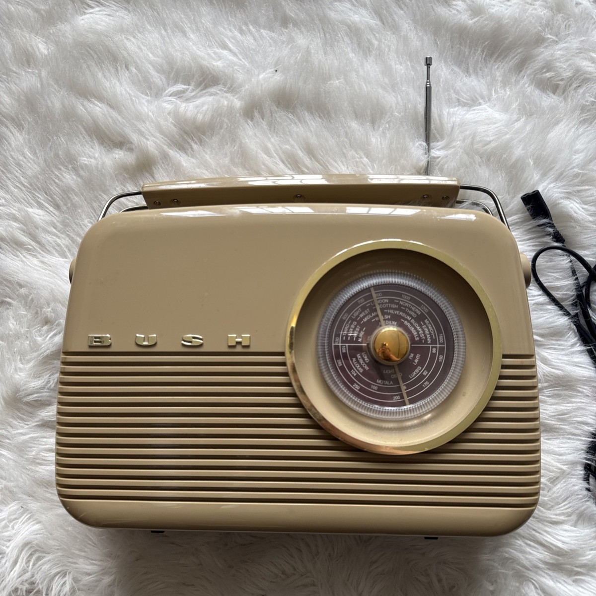 BUSH ラジオ TR82 AM/FM，TV(1-3ch)