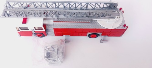 1/50 (1/48) o scale Conrad 5502 1982 E-One emergency one aerial ladderfire truck - Picture 7 of 15