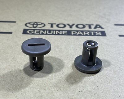 8740　2点おまとめ 93 - 97 TOYOTA LAND CRUISER FZJ80 FLOOR STEP CLIPS PLATE CARPET