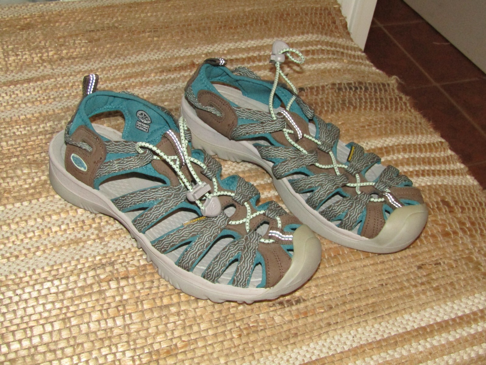 Sandali sportivi impermeabili Canton Bayou da donna Keen Whisper taglia 9 1020327