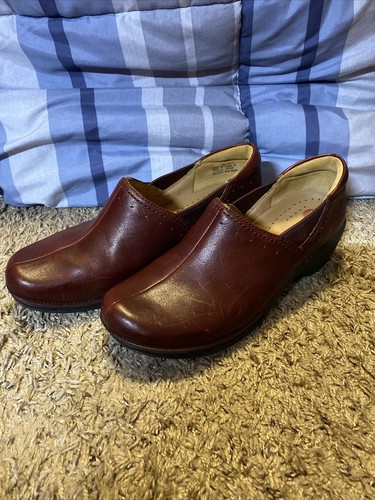 clarks unstructured clogs