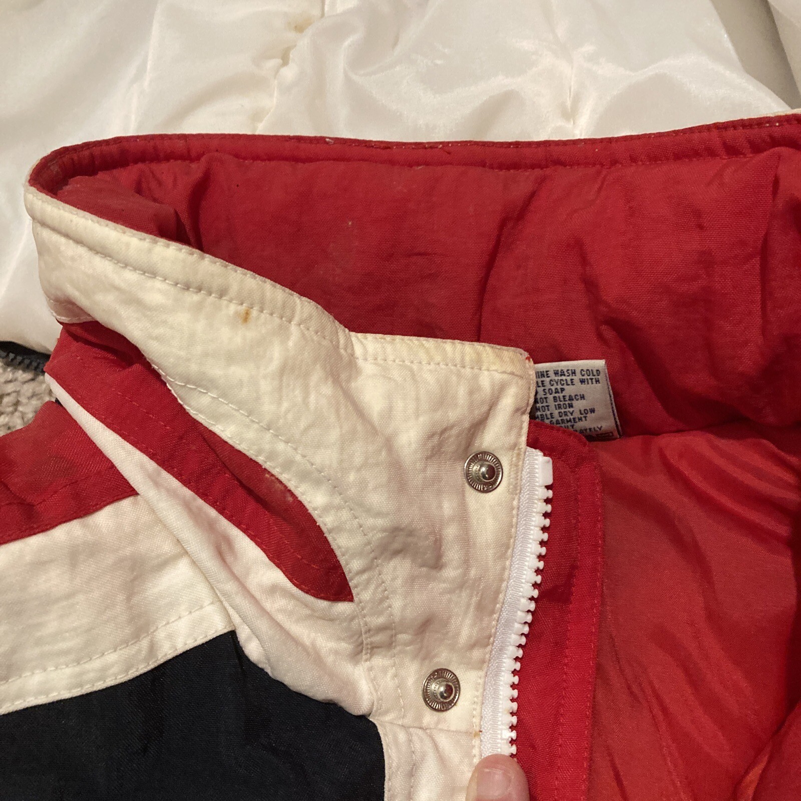 Cappuccio Giacca Vintage M Fila Rosso Bianco Blu Cerniera e Bottoni 2 + Tasca Manica