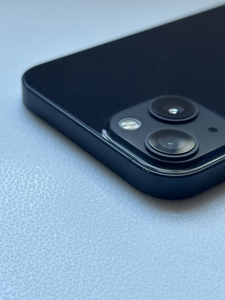 Apple iPhone 13 128GB Unlocked - Very Good Condition - Midnight Blue - Image 3 of 4