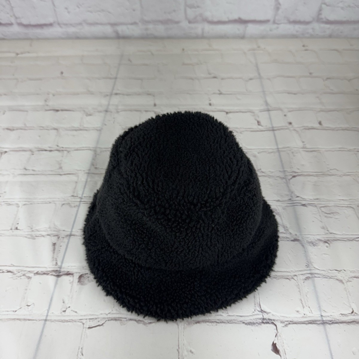 Nike Big Kids Winterized Fleece Sherpa Black Bucket Hat Size  display picture 1