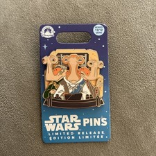 Star Wars Monthly 12/12 Ithorian Group Family Disney Parks LR Pin New