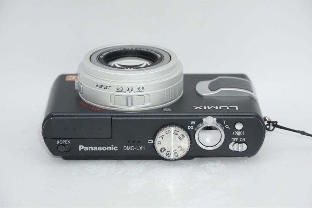 Panasonic LUMIX DMC-LX1 Compact Digital Camera Tested Excellent