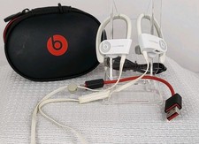 Beats by Dr. Dre Powerbeats 2 Wireless White In-Ear Headphones Case Charger