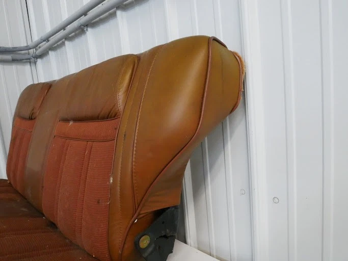 Складное сиденье-скамейка Jeep Grand Wagoneer из мускатного ореха - Изображение 4 из 4