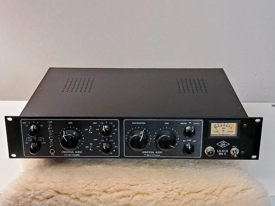 UAD Universal Audio 610 MKII Preamp und T4 Opto Compressor - Bild 1 von 4