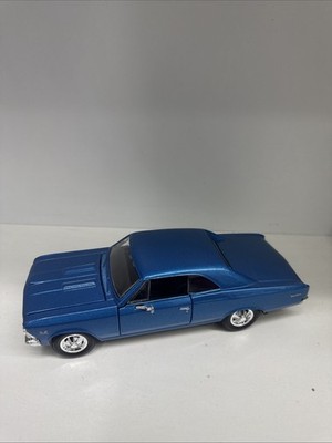 Maisto Special Edition 1:24 Diecast 1966 Chevrolet Chevelle SS 396 in Blue