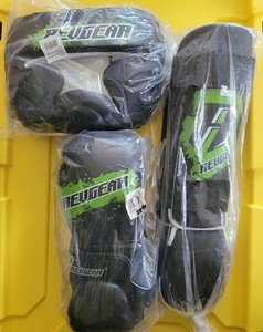REVGEAR YOUTH KIDS COMBAT HEADGEAR BOXING GLOVES SHIN GUARDS BUNDLE MMA NEW L