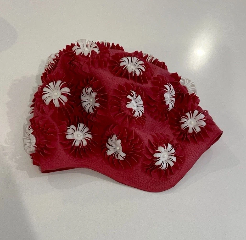 Gorro de baño Capella vintage, rojo con flores blancas Foto 2 de 4