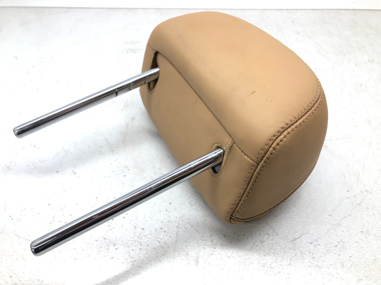 2014-2018 BENTLEY FLYING SPUR RIGHT PASSENGER REAR SEAT HEADREST OEM.