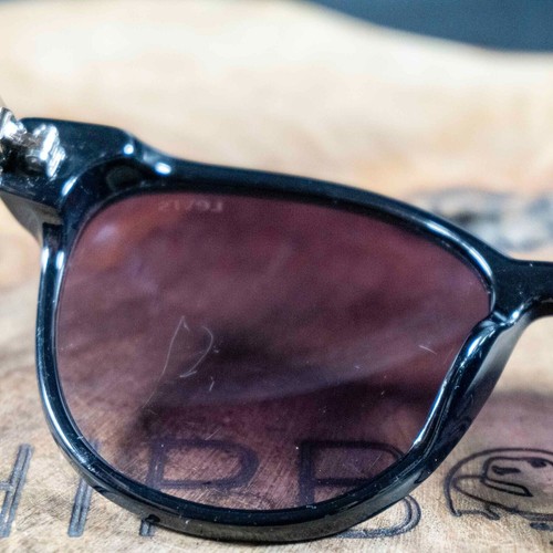 Levis Womens Sunglasses LEV104W Black Silver Frame Purple Gradient Lenses - Picture 8 of 8