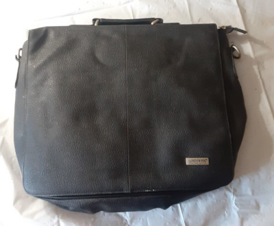 London Fog sterling edition Flap Messenger Bag faux leather 16''x13''x 2'', black