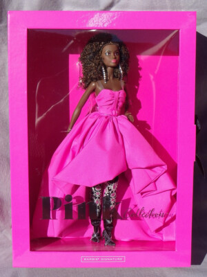 Barbie AA PINK COLLECTION Robert BEST 2022 Mattel HBX96 Puppe Box Box Nr.4