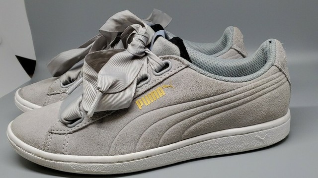 womens grey suede pumas