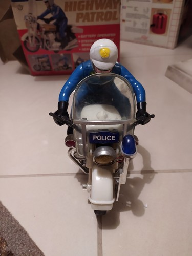 HIGHWAY PATROL-MOTOR CYCLE GIG 1983-moto polizia vintage - Foto 6 di 7