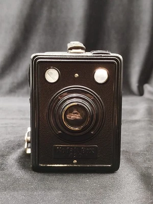 L'appareil photo est une boîte Kodak 620 13 x 11,5 cm - Photo 1/4
