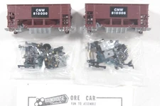 HO Roundhouse Chicago & Northwestern 2 26ft Ore Hopper #810000, 810006 New Kit