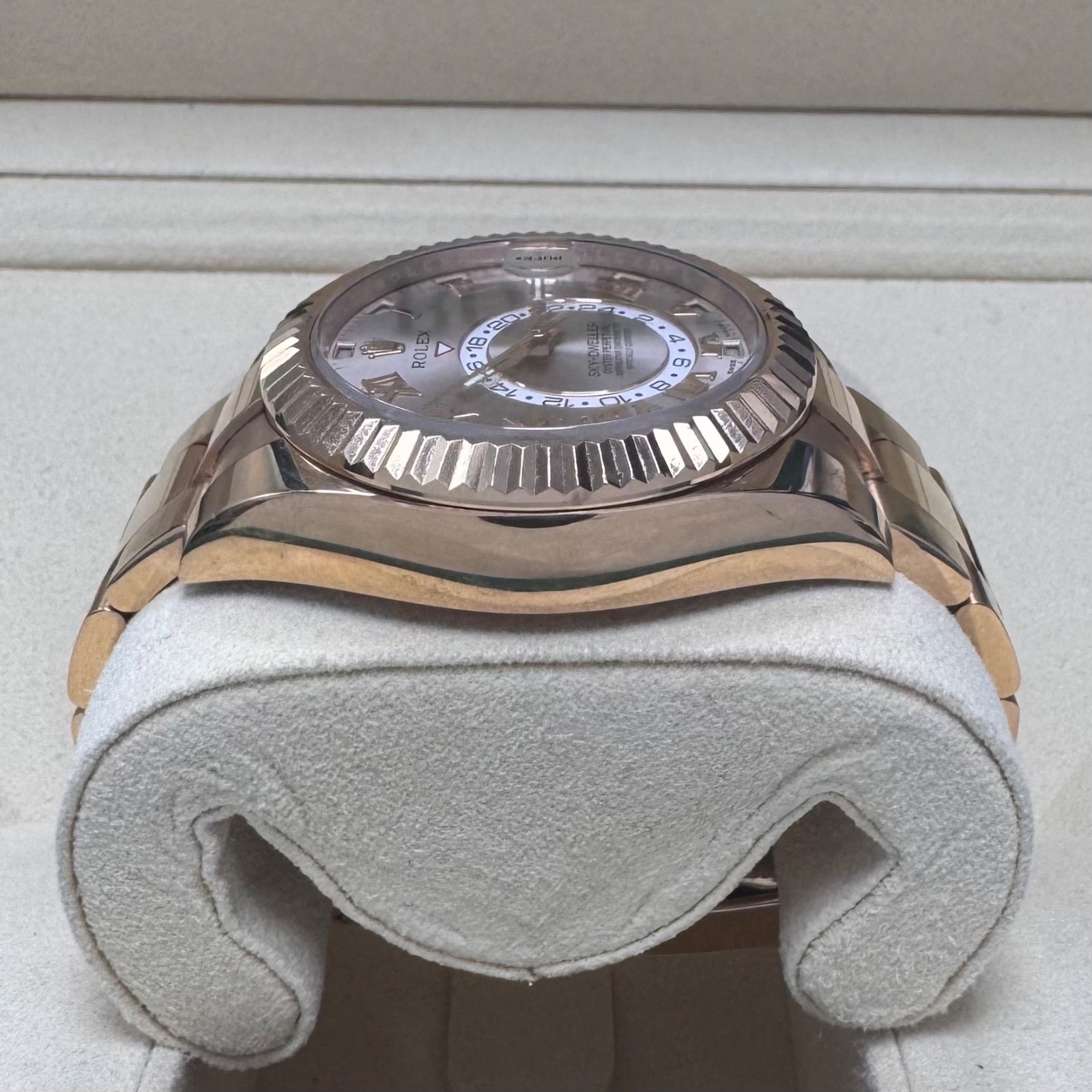 Rolex Sky-Dweller 2015 Auto 42mm 326935 Sundust Dial 18K RG Fluted Bezel Oyster image 6