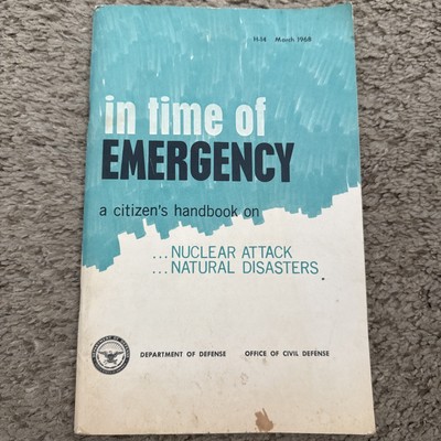 Vintage 1979 IN TIME OF EMERGENCY Citizen's Handbook Book Nuclear Attack FEMA