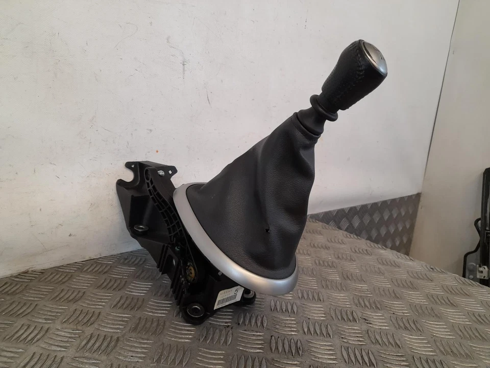 Nissan Qashqai 2006-2010 6 Speed Manual Gear Stick 112102067 - Image 2 of 4
