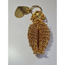 Gold tone puppy dog keychain