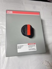 interruptor de desconexión (disconnect switch) de la marca ABB.