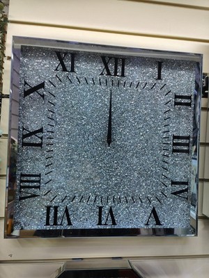 WANDUHR VOLL GESCHLIFFENER SOCKEL DIAMANT SILBER QUADRATISCH KRISTALL GEFÜLLT 45 X 45 CM