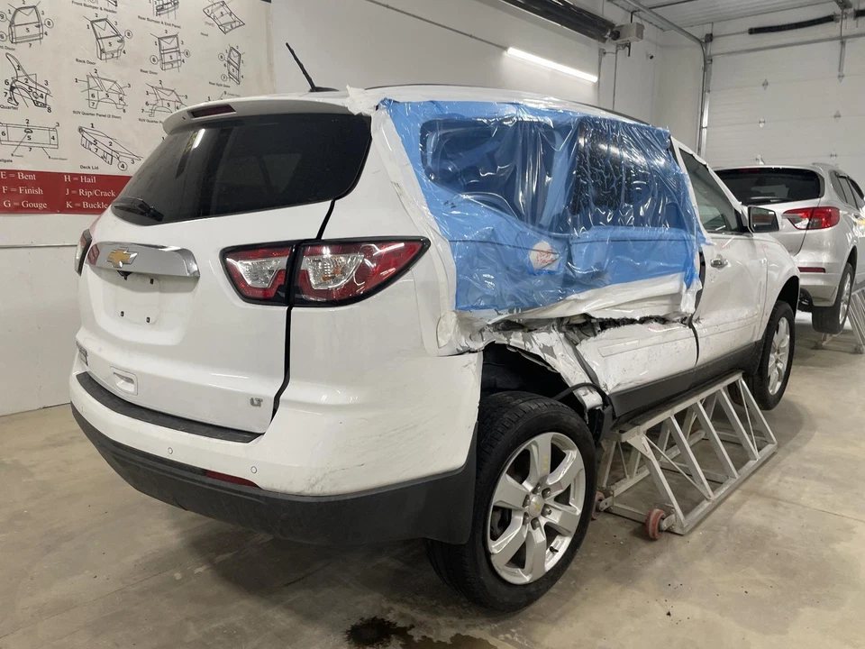 Used Front Left Seat Belt Front fits: 2017 Chevrolet Traverse bucket driver retr Foto 3 de 4