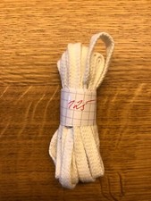 1 Paar Schnürsenkel flach  / ca. 125 cm Lang /  0,8 cm Breit weiß NW
