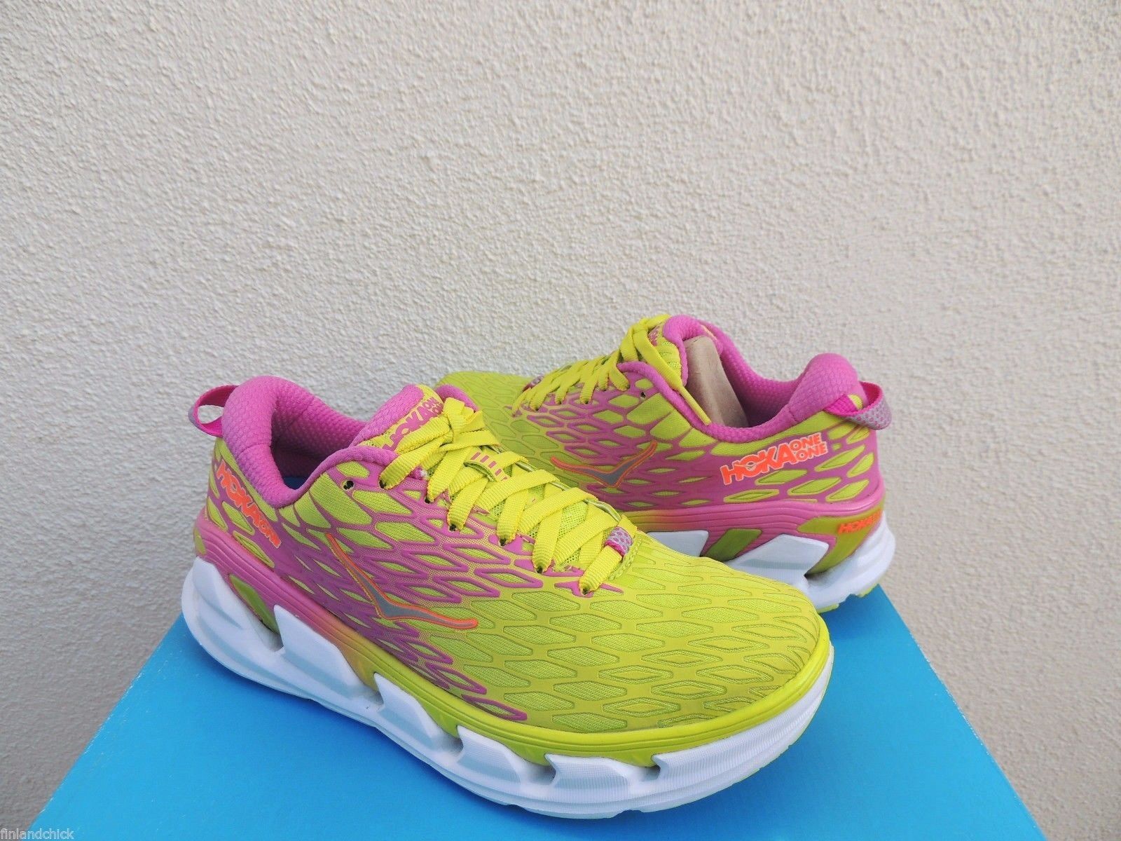 hoka one one tracer 3