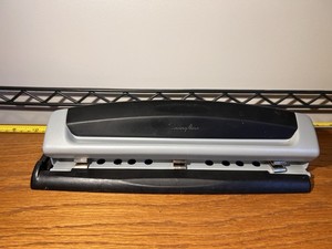 Swingline 10-Sheet Precision Pro Desktop Two-to-Three-Hole Punch 9/32" Holes