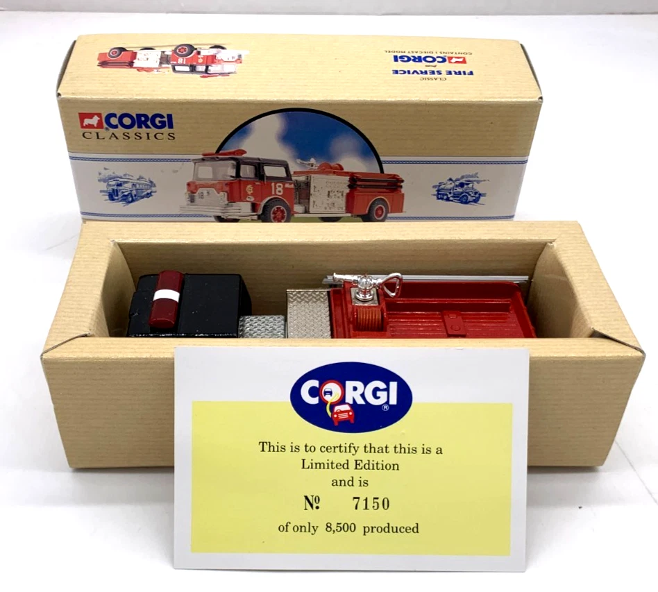 1993 CORGI Classics   Chicago Mack CF Pumper Fire Truck   Die-Cast    98484 - Image 3 of 4