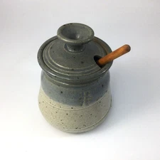 Art Pottery Ceramic Honey Pot Keeper Jar with Lid and Wooden Dipper 5.5" H