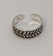Sterling Silver Toe Ring. Vine With Leaves Design. Adjustable Size. 925 Silver