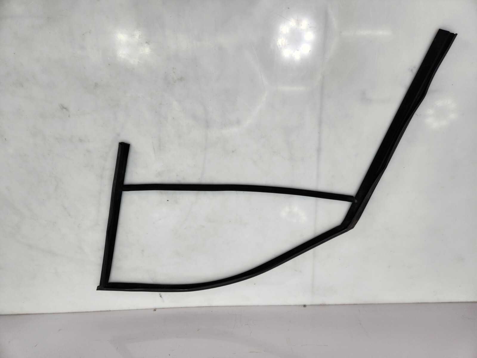 ✅ 10-14 OEM Rolls-Royce Ghost RR4 Front Left Driver Door Rubber Window Guide