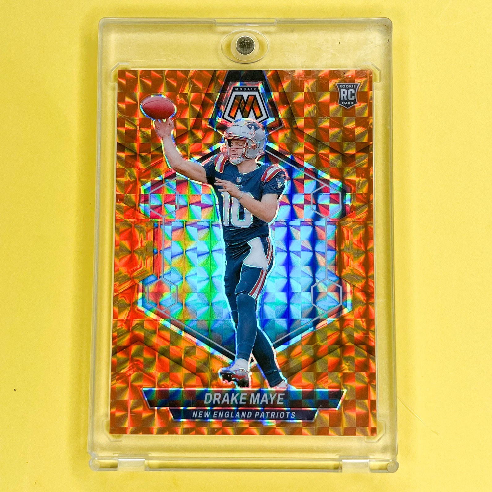 2024 Panini Mosaic - Rookies Drake Maye #303 Orange Mosaic Prizm /199 (RC)