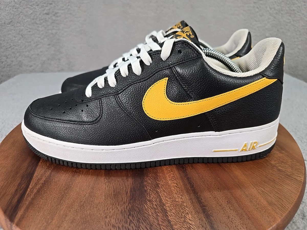 2004 Nike Air Force 1 Black University Gold Batman Nike Air Force 1 Low x Batman (89 Edition) The art of design  main image 3